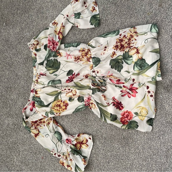 Fashion nova Belize tropical romper - Picture 5 of 5